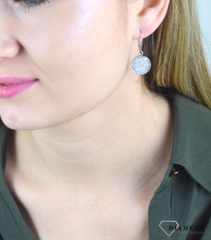 Kolczyki srebrne koła kryształy Swarovski KR3 684-2AB. Te efektowne kolczyki będą doskonałym prezentem dla każdej eleganckiej kobiety. Błyszczące kolczyki. Kolczyki wyjściowe z kryształami (1).JPG
